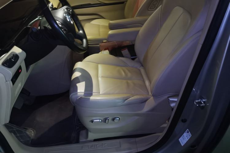 Used Buick GL8 2022 ES Landtrek 653T Luxury Edition Left Front Seat