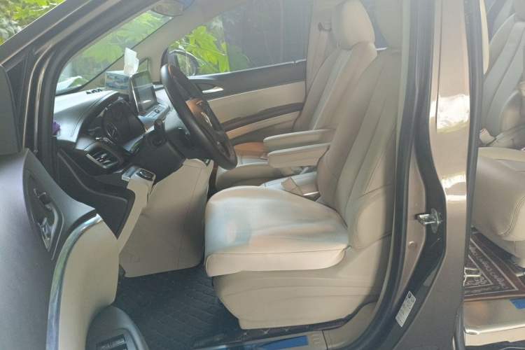 Used Buick GL8 2022 Land Cruiser Executive Class 652T Comfort Model Left Front Seat