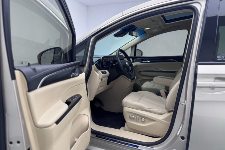 Used Buick GL8 2022 ES Landtrek 653T Luxury Edition Left Front Seat
