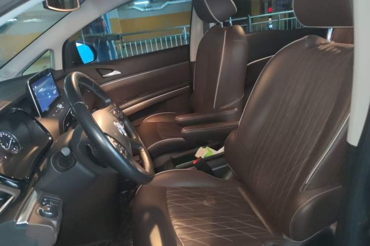 Used Buick GL8 2022 Land Business Class 652T Luxury Model Left Front Seat