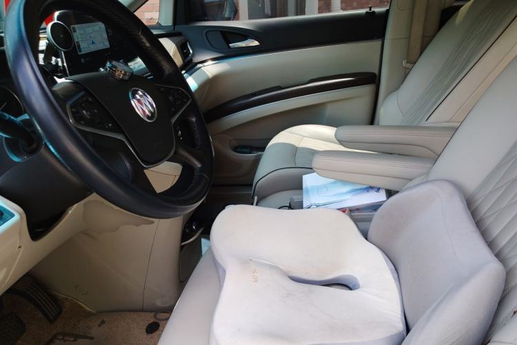 Used Buick GL8 2022 Land Business Class 652T Luxury Model Left Front Seat