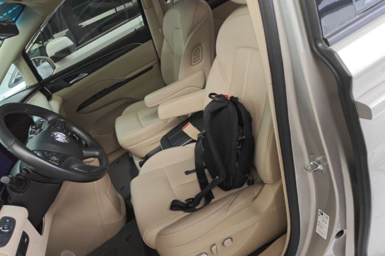 Used Buick GL8 2022 ES Landtrek 653T Luxury Edition Left Front Seat
