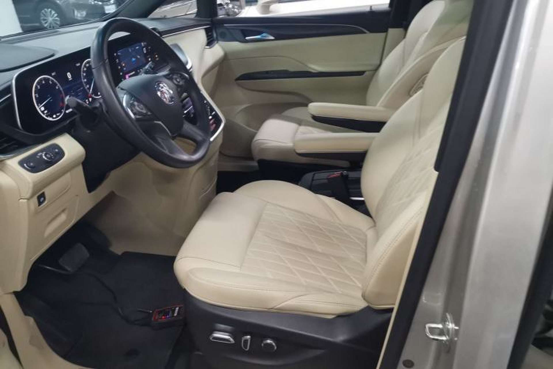 Used Buick GL8 2022 ES Land Cruiser 653T Luxury Model Left Front Seat