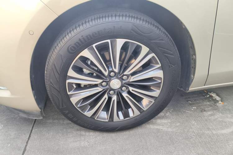 Used Buick GL8 2022 ES Land Cruiser 653T Luxury Model Left Front Wheel Hub