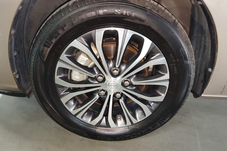 Used Buick GL8 2022 Land Business Class 652T Luxury Model Left Front Wheel Hub