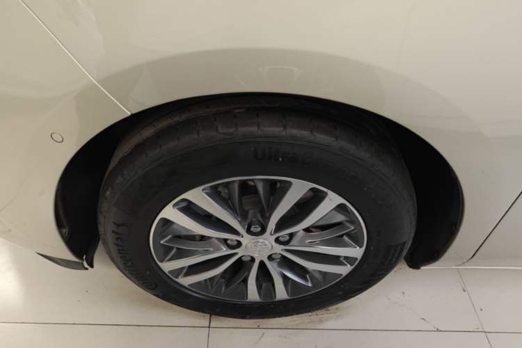 Used Buick GL8 2022 ES Landtrek 653T Luxury Edition Left Front Wheel Hub