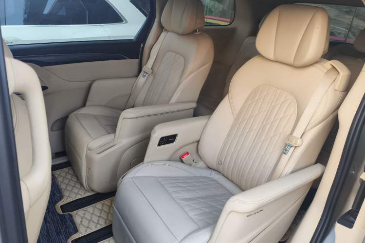 Used Buick GL8 2022 ES Land Cruiser 653T Luxury Model Left Rear Seat