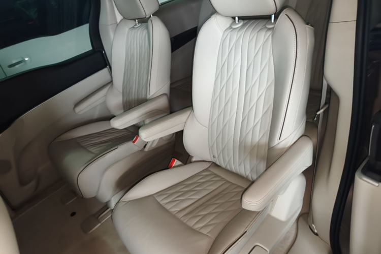 Used Buick GL8 2022 Land Business Class 652T Luxury Model Left Rear Seat