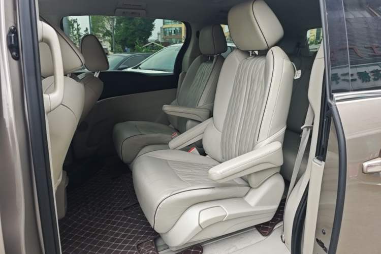 Used Buick GL8 2022 Land Executive Class 652T Prestige Model Left Rear Seat