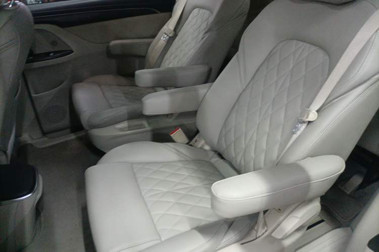 Used Buick GL8 2022 ES Landtrek 653T Comfort Edition Left Rear Seat