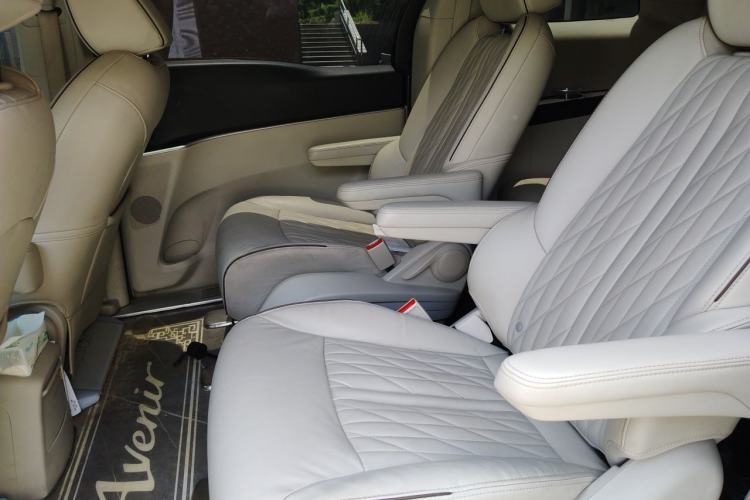 Used Buick GL8 2022 Land Business Class 652T Luxury Model Left Rear Seat