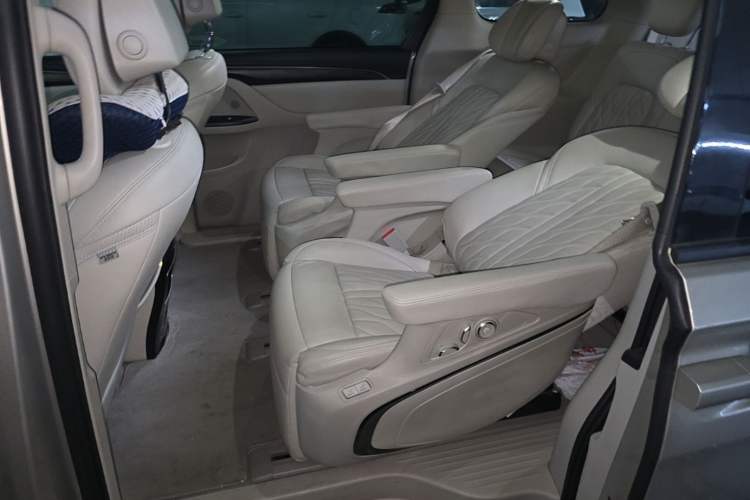 Used Buick GL8 2022 ES Landtrek 653T Comfort Edition Left Rear Seat