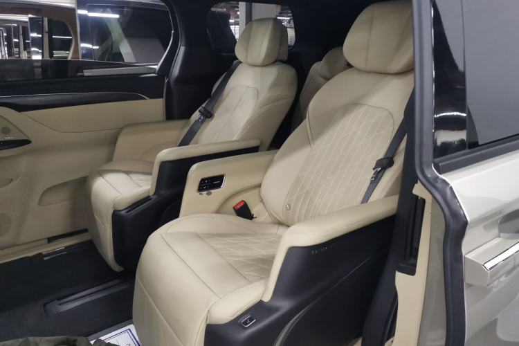 Used Buick GL8 2022 ES Land Cruiser 653T Luxury Model Left Rear Seat