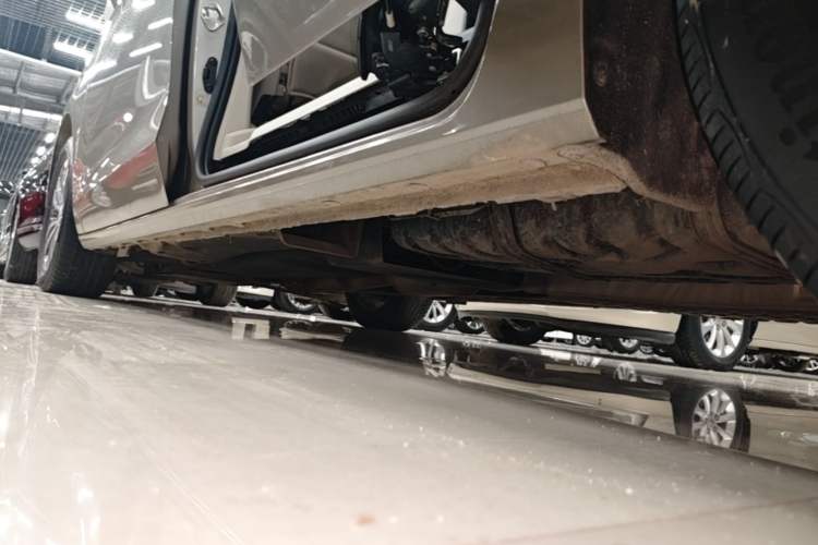 Used Buick GL8 2022 ES Landtrek 653T Comfort Edition Left Side Sill
