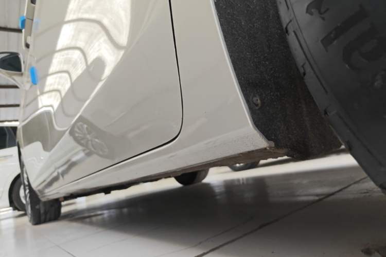 Used Buick GL8 2022 ES Landtrek 653T Luxury Edition Left Side Sill