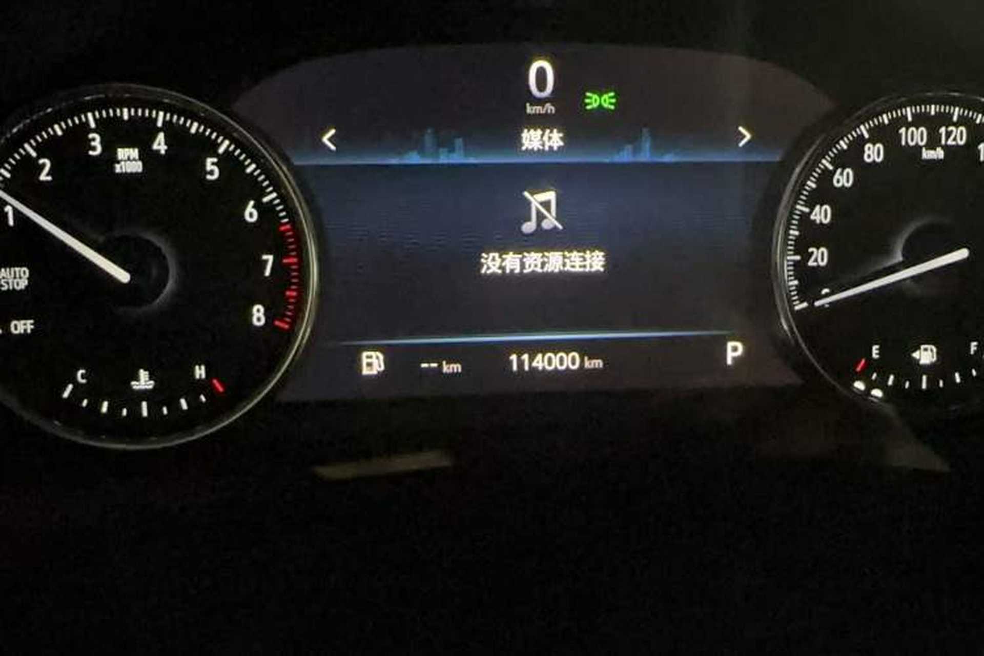 Used Buick GL8 2022 Land Business Class 652T Luxury Model Odometer Close Up