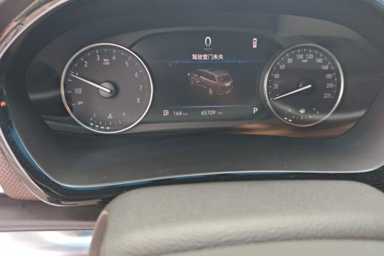 Used Buick GL8 2022 Land Executive Class 652T Prestige Model Odometer Close Up