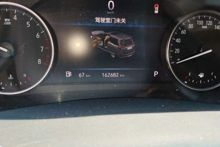 Used Buick GL8 2022 Land Business Class 652T Luxury Model Odometer Close Up