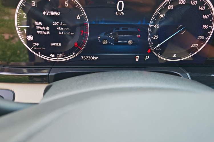 Used Buick GL8 2022 ES Landtrek 653T Luxury Edition Odometer Close Up