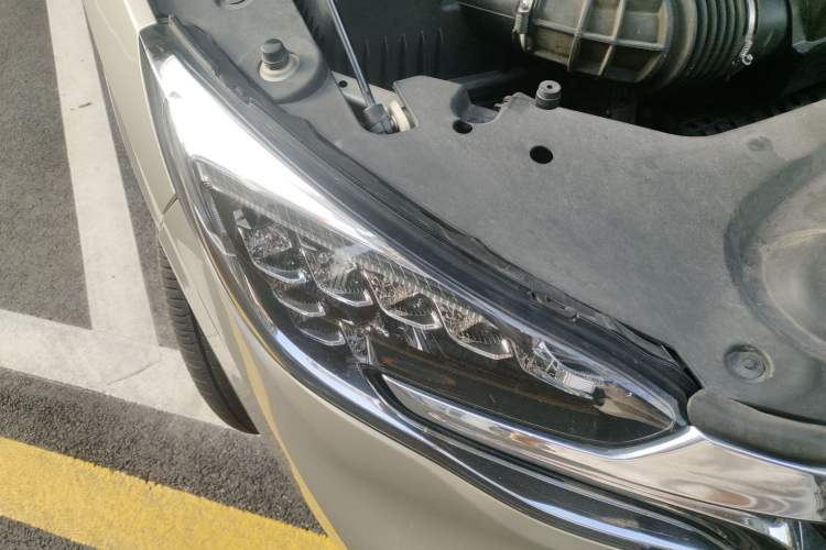 Used Buick GL8 2022 ES Landtrek 653T Comfort Edition Right Front Headlight