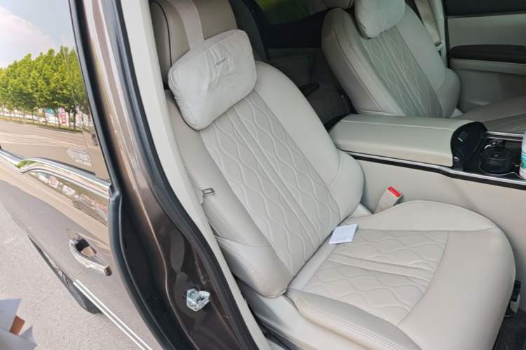 Used Buick GL8 2022 Land Business Class 652T Luxury Model Right Front Seat