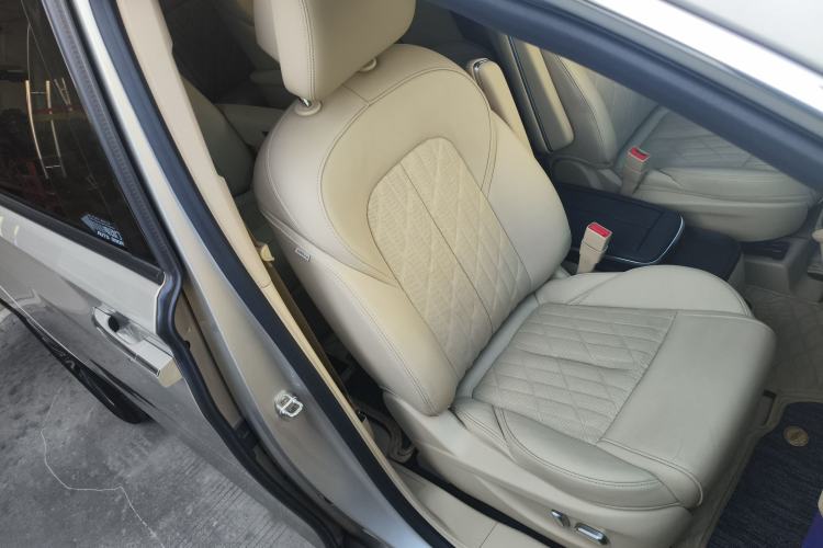 Used Buick GL8 2022 ES Land Cruiser 653T Luxury Model Right Front Seat