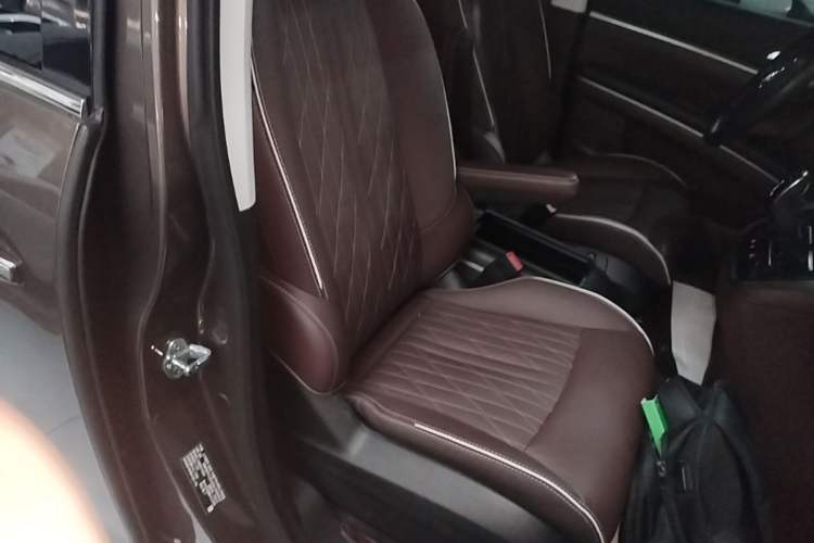 Used Buick GL8 2022 Land Business Class 652T Luxury Model Right Front Seat