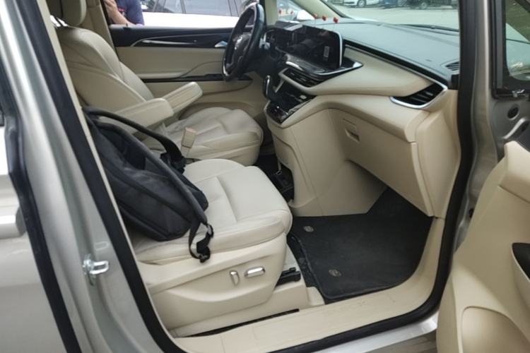 Used Buick GL8 2022 ES Landtrek 653T Luxury Edition Right Front Seat