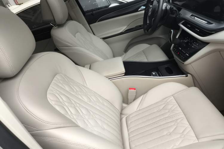 Used Buick GL8 2022 ES Landtrek 653T Comfort Edition Right Front Seat