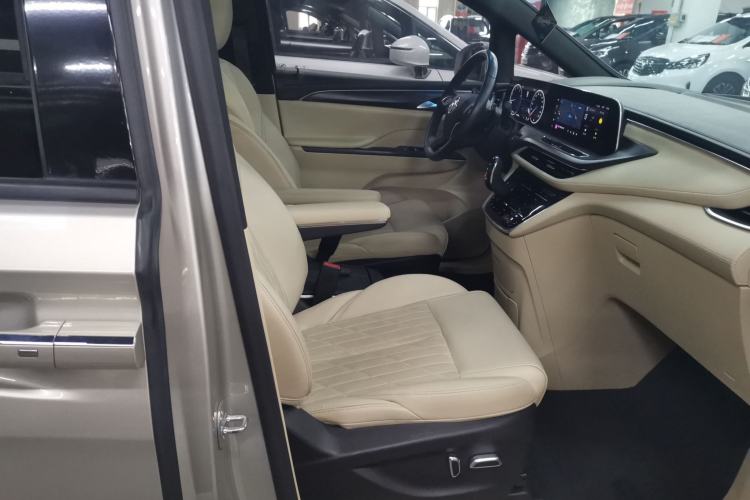 Used Buick GL8 2022 ES Land Cruiser 653T Luxury Model Right Front Seat