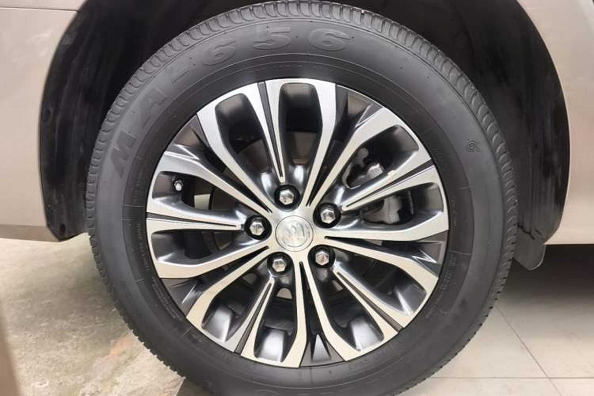 Used Buick GL8 2022 Land Business Class 652T Smart Deluxe Model Right Rear Wheel Hub