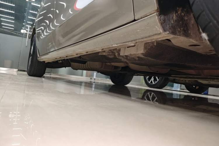 Used Buick GL8 2022 ES Landtrek 653T Comfort Edition Right Side Sill