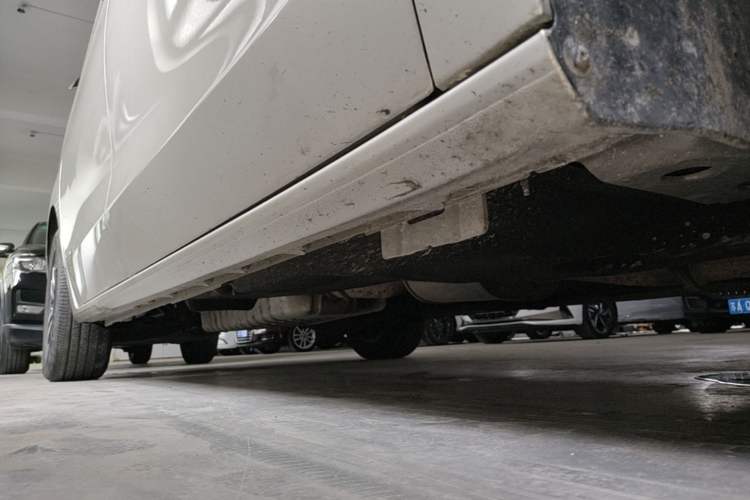 Used Buick GL8 2022 ES Landtrek 653T Luxury Edition Right Side Sill