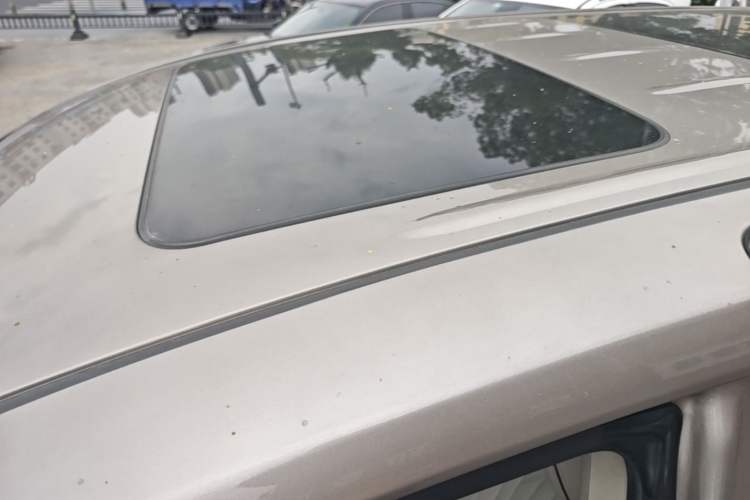 Used Buick GL8 2022 Land Executive Class 652T Prestige Model Roof