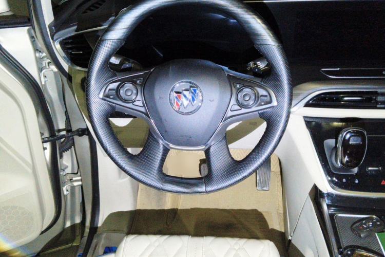 Used Buick GL8 2022 ES Landtrek 653T Comfort Edition Steering Wheel