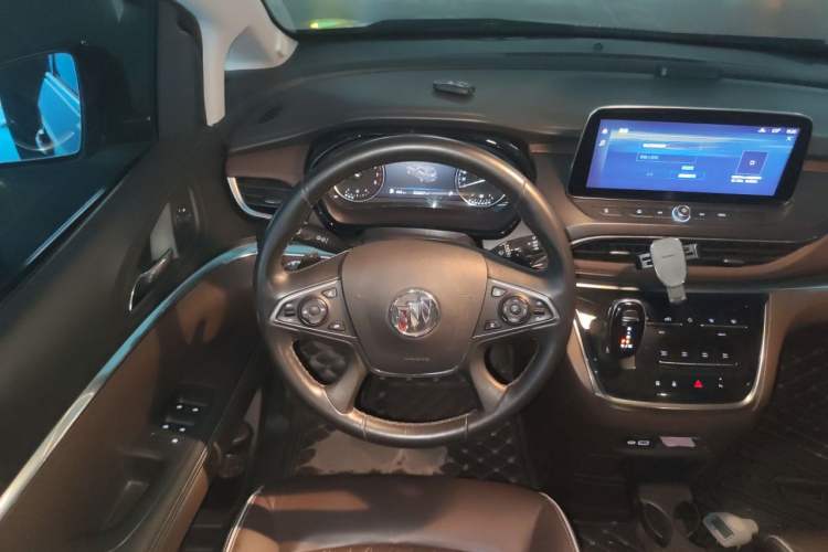 Used Buick GL8 2022 Land Business Class 652T Luxury Model Steering Wheel