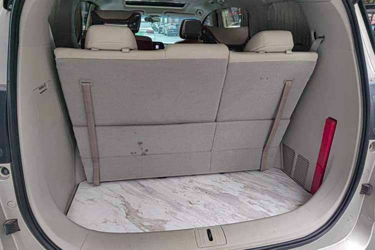 Used Buick GL8 2022 ES Landtrek 653T Comfort Edition Trunk
