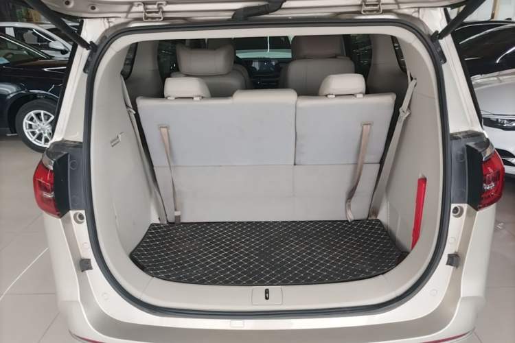Used Buick GL8 2022 ES Landtrek 653T Comfort Edition Trunk