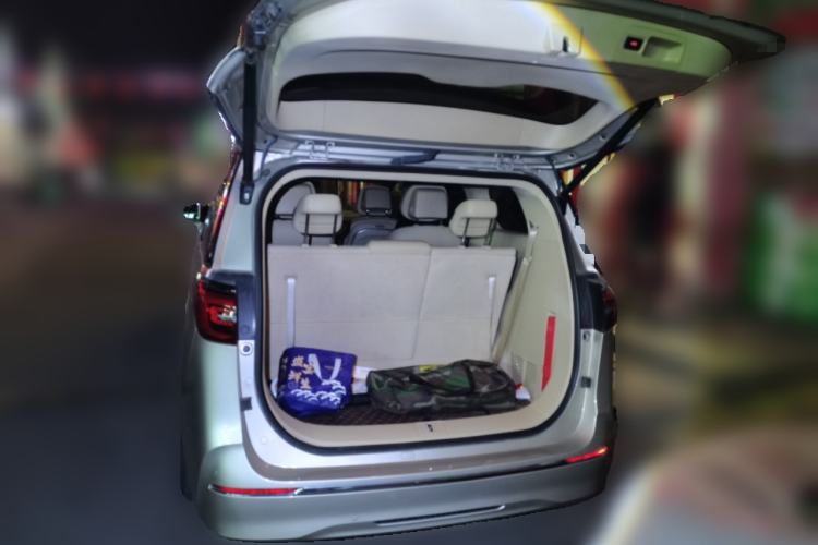 Used Buick GL8 2022 ES Landtrek 653T Luxury Edition Trunk