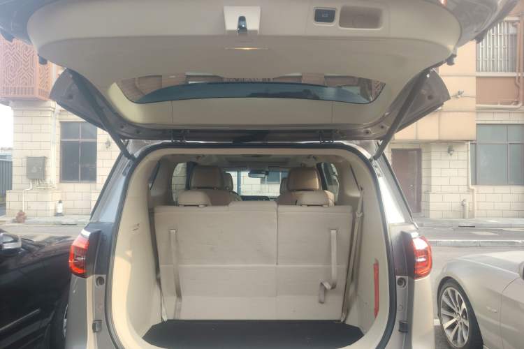 Used Buick GL8 2022 ES Landtrek 653T Luxury Edition Trunk