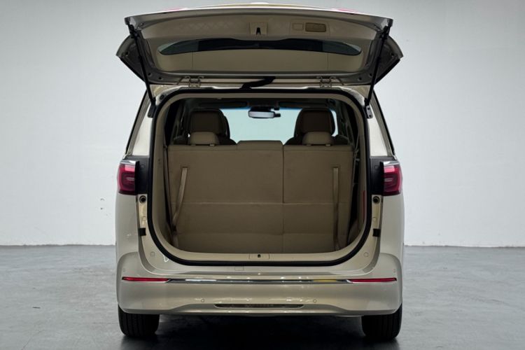 Used Buick GL8 2022 ES Landtrek 653T Luxury Edition Trunk