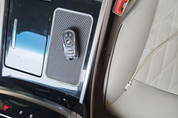 Used Buick GL8 2022 Land Business Class 652T Luxury Model Vehicle Key