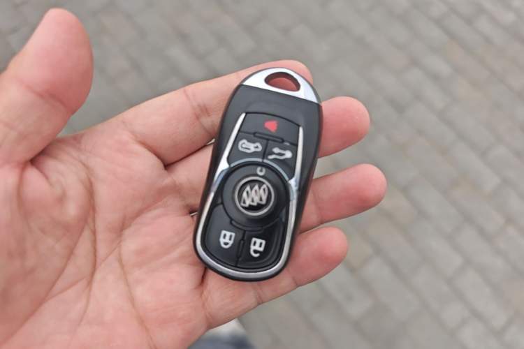 Used Buick GL8 2022 Land Executive Class 652T Prestige Model Vehicle Key