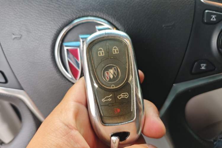 Used Buick GL8 2022 Land Executive Class 652T Prestige Model Vehicle Key