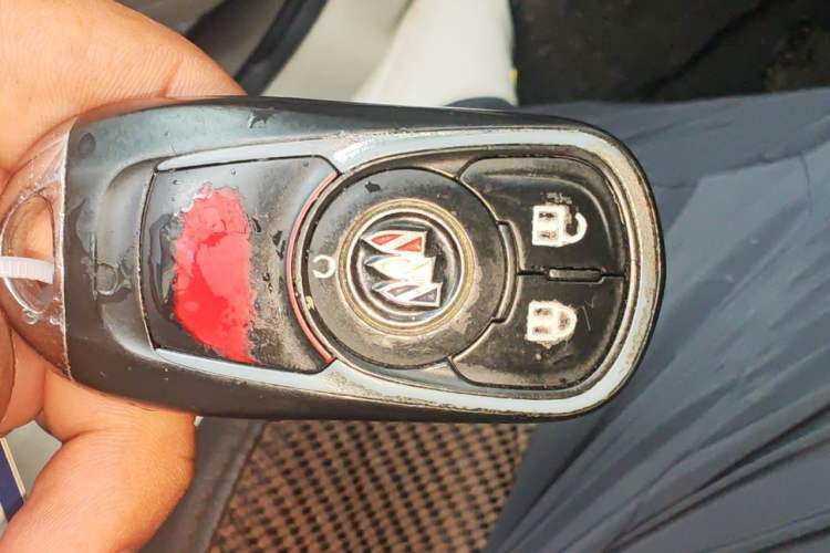 Used Buick GL8 2022 Land Cruiser Executive Class 652T Comfort Model Vehicle Key