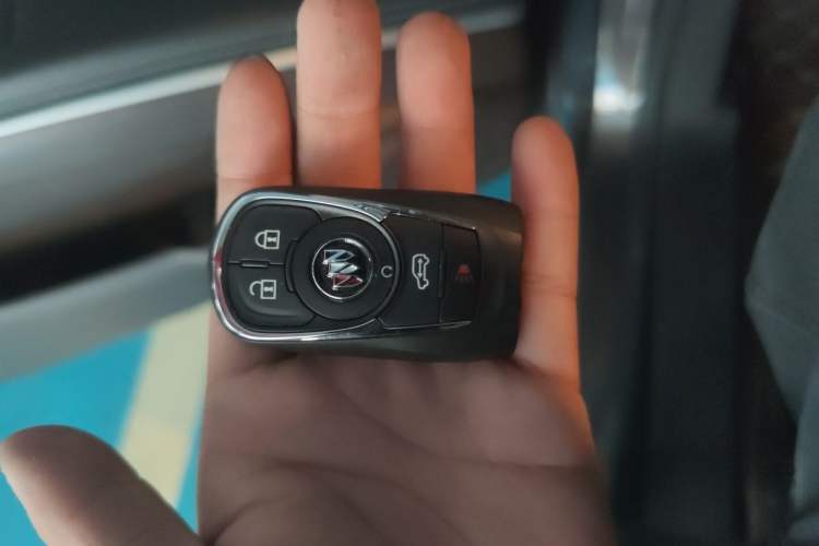 Used Buick GL8 2022 Land Business Class 652T Luxury Model Vehicle Key