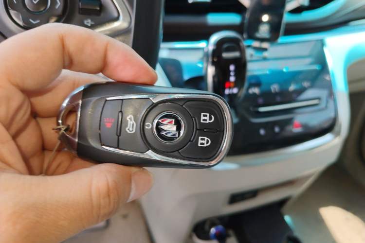 Used Buick GL8 2022 Land Business Class 652T Luxury Model Vehicle Key