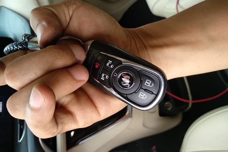 Used Buick GL8 2022 ES Landtrek 653T Luxury Edition Vehicle Key