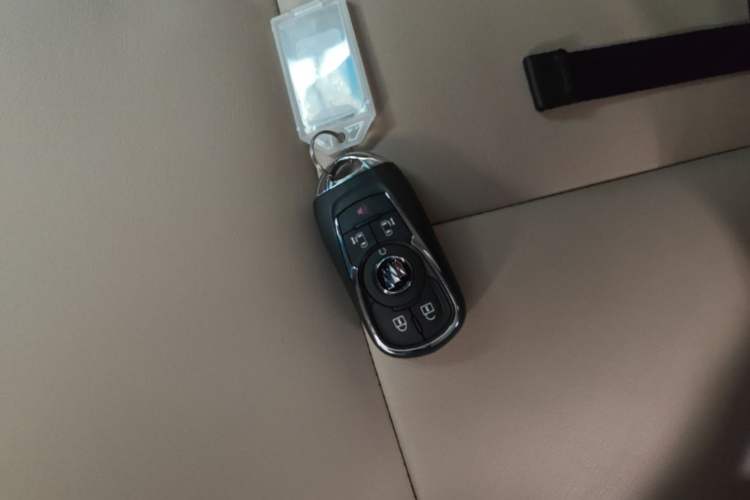 Used Buick GL8 2022 ES Landtrek 653T Luxury Edition Vehicle Key
