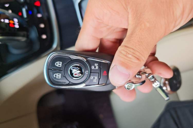 Used Buick GL8 2022 ES Landtrek 653T Luxury Edition Vehicle Key